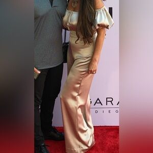 Stunning rare NONchalant Cream Off-Shoulder satin two piece pant set